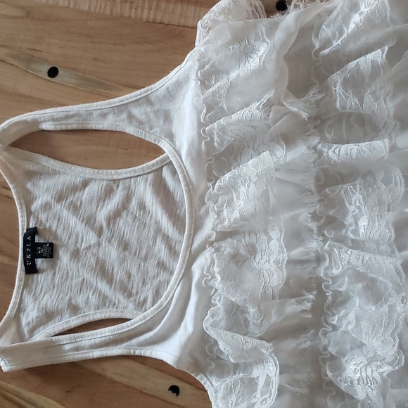 UK2LA WHITE RUFFLE TOP - Picture 7 of 8
